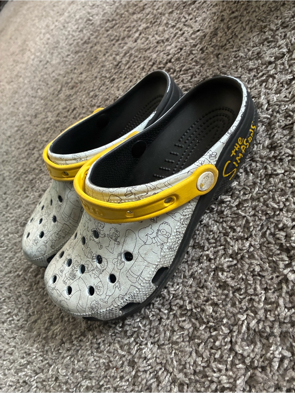 CROCS The Simpsons White & Yellow Slip-On Clogs (no Jiblets)